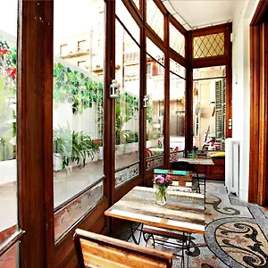 https://the-hipstel.topbarcelonahotels.com